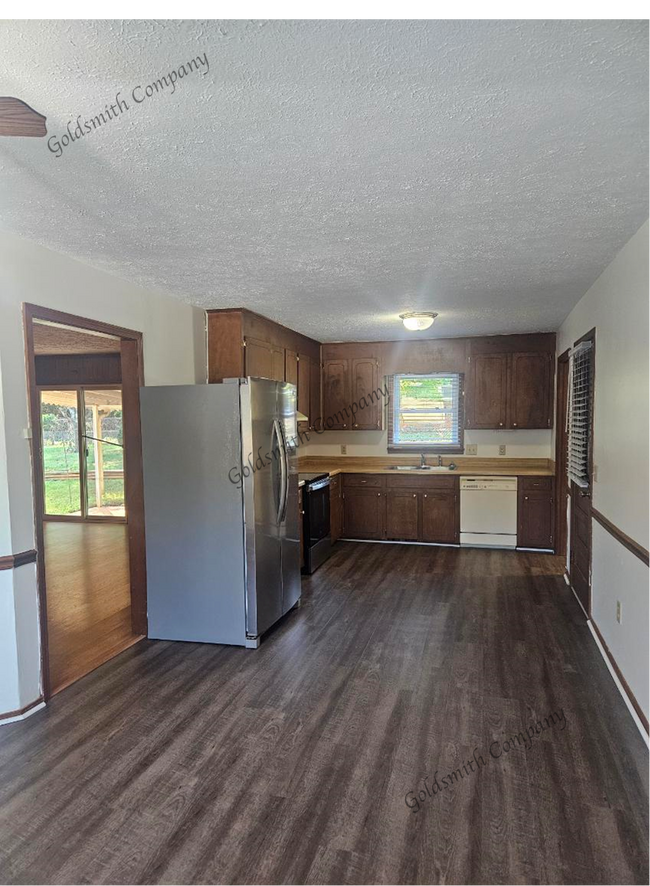 Building Photo - "3-Bed, 2-Bath Gem in Greenville – Spacious 1,532 Sq Ft Home on Wilma Drive!"