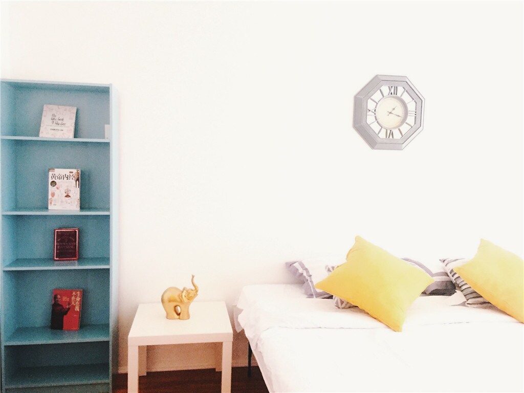 Foto principal - 1620 S Bentley Ave