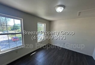 Building Photo - 600 Hope St