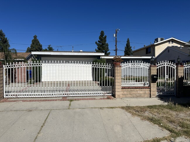 Building Photo - 11247 Blythe St