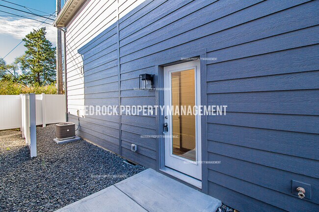 Building Photo - 11920 E 2nd Ln