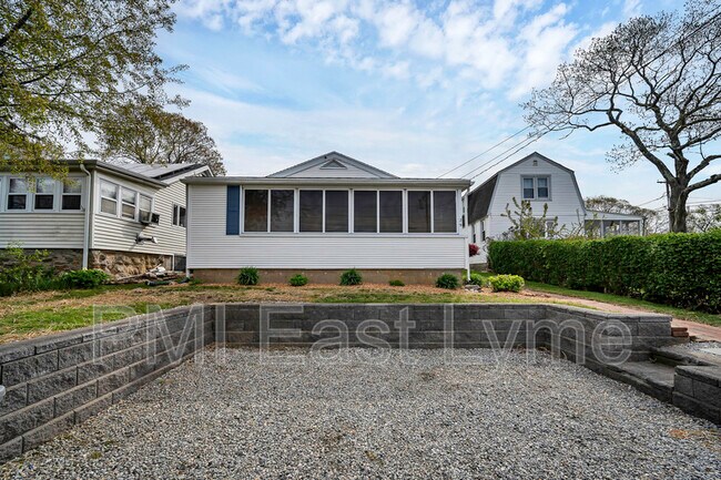 Building Photo - 29 Bayview Rd