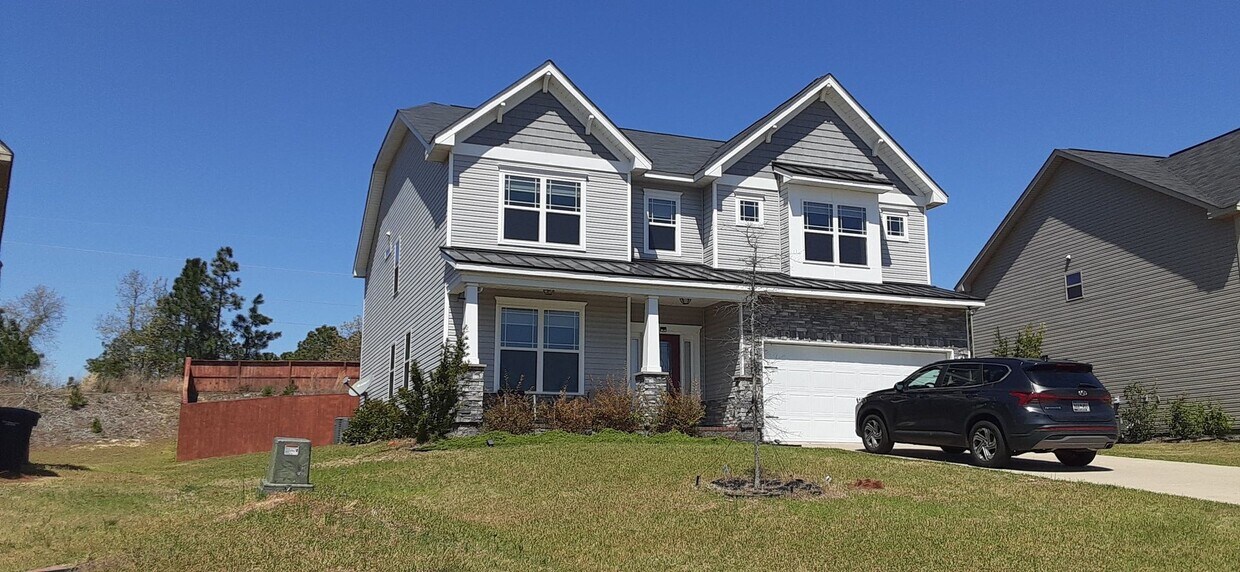 Primary Photo - Outstanding Executive FIVE Bedroom Home Lo...