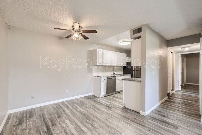 Foto del edificio - 16359 W 10th Ave