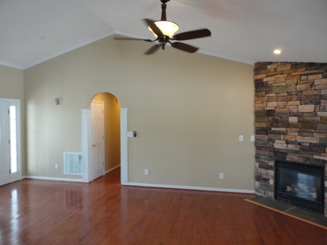 Building Photo - 401 Onyx Ln