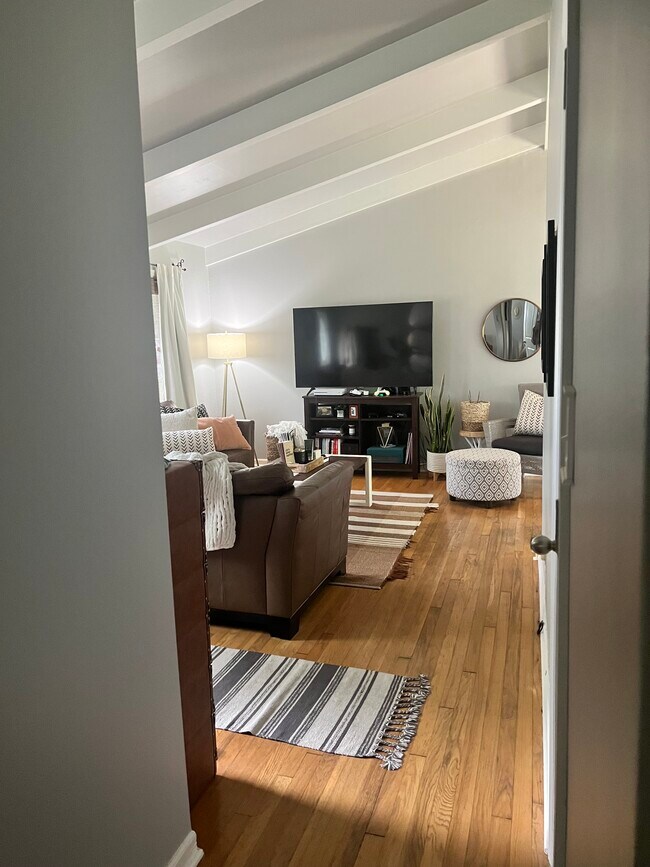 Foto del edificio - 5411 W 76th St