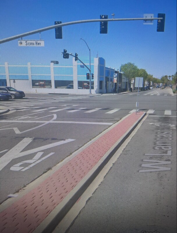 Foto del edificio - 311 W Lancaster Blvd