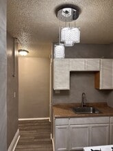 Building Photo - 330 Raymond St