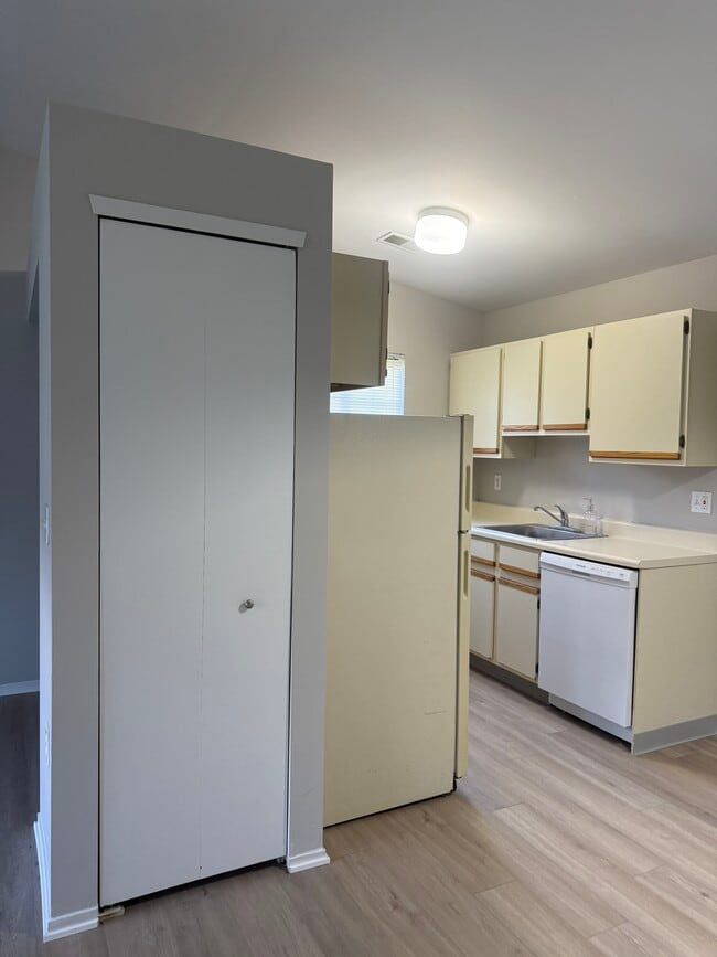 Building Photo - 1267 Oxford Manor Ct