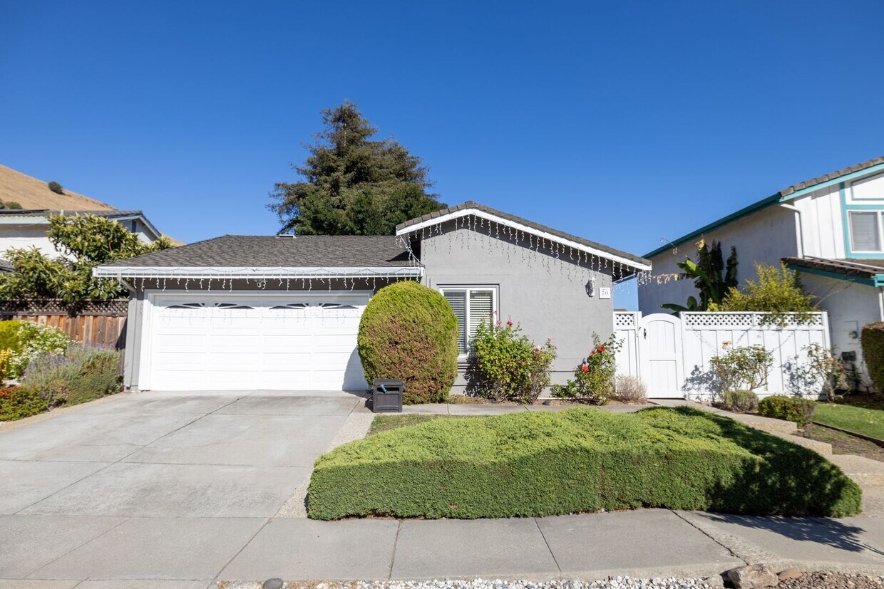 Foto principal - Charming Niles District Home with Private ...