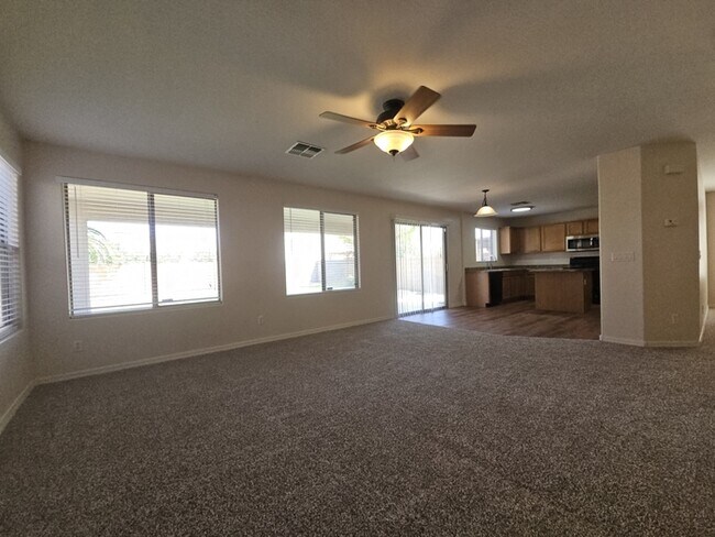 Building Photo - 2018 W Agrarian Hills Dr