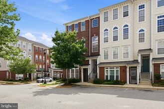 Building Photo - 941 Pine Forest Ln