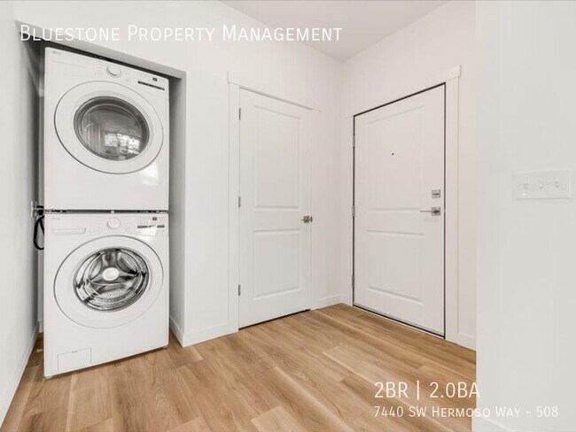 Foto del edificio - Top Floor - Move-in Ready