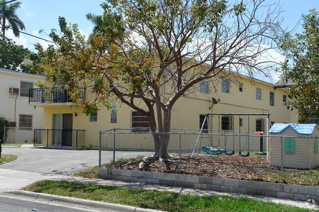 Building Photo - 1360 SW 3rd St