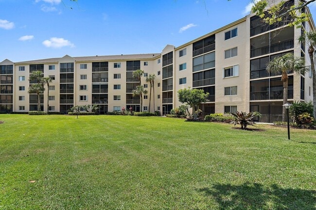 Photo - 275 Palm Ave Apartment