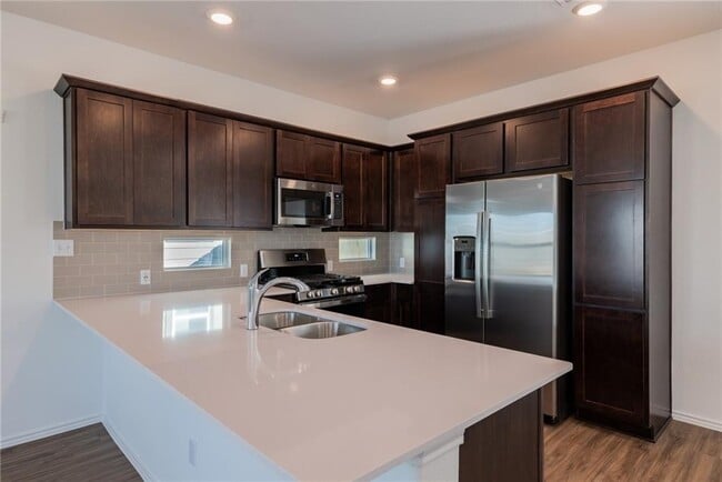 Building Photo - 1336 Linwood St