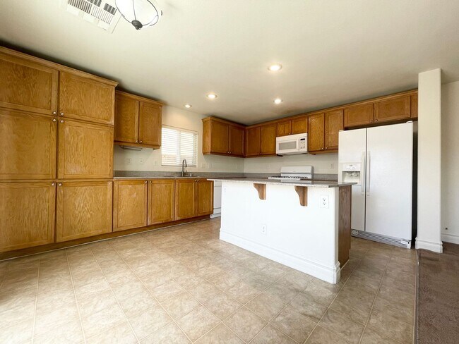 Foto del edificio - 273 Fairway Woods Dr