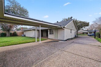 Building Photo - 3415 Freshmeadows Dr