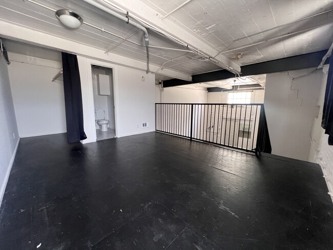 Building Photo - Harwood Lofts