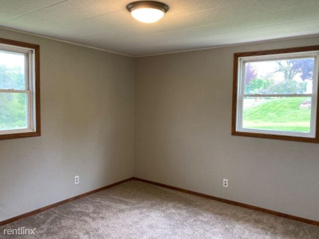 Building Photo - 4 br, 2 bath House - 2367 Burr Oak Dr