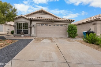 Building Photo - 3404 E Lavey Ln