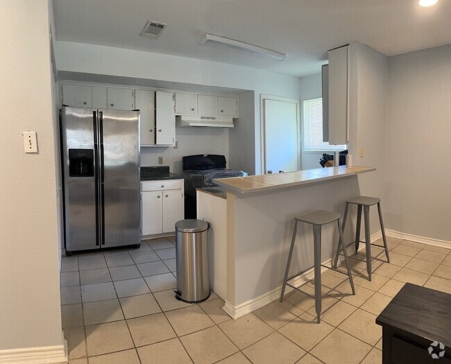 Building Photo - 6723 Glen Rock Dr