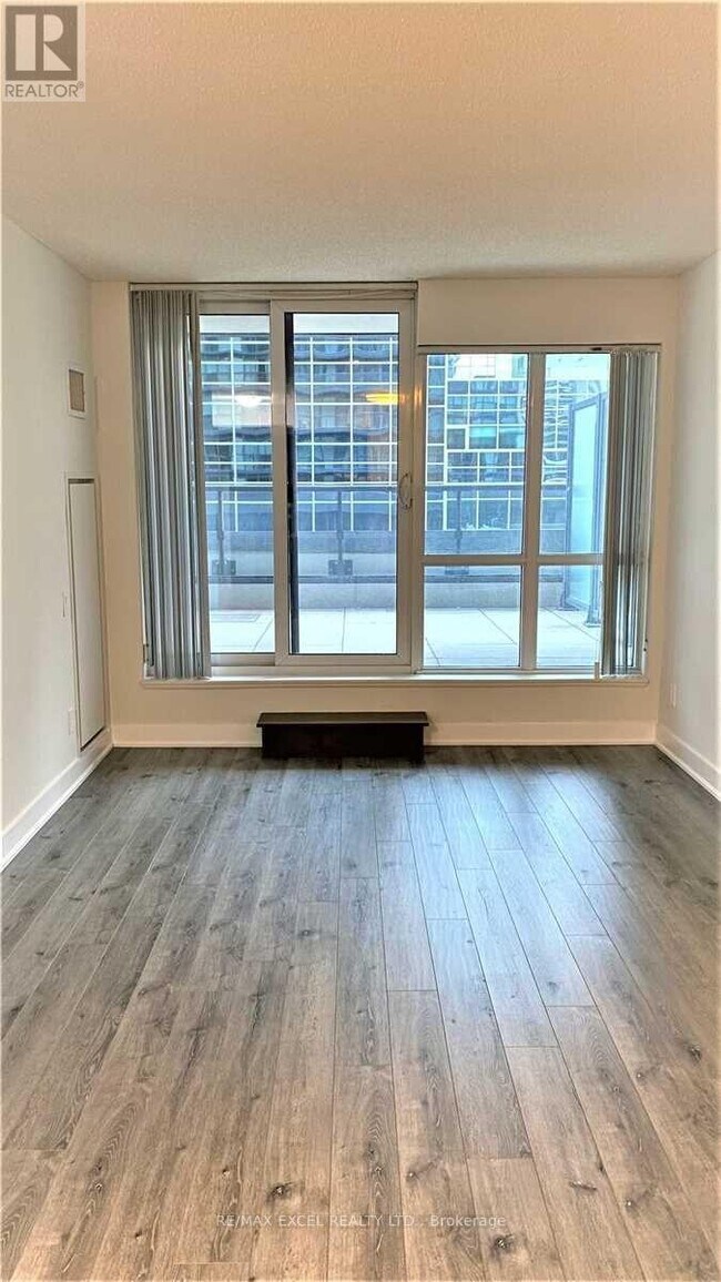 Photo du bâtiment - 5162 Yonge St