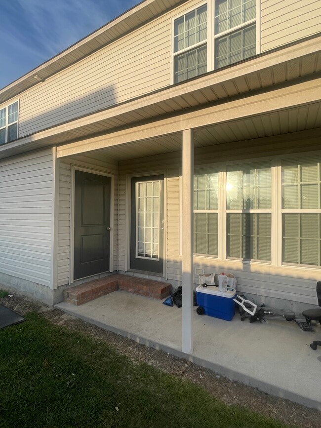 Building Photo - 500 Hillshade Ct