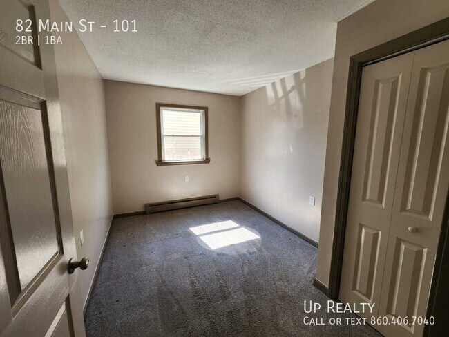 Building Photo - 82 Main St