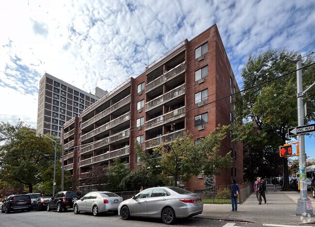 Building Photo - 137-77 Kissena Blvd