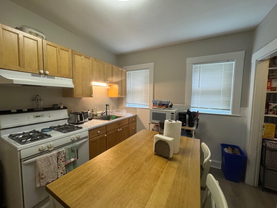 Primary Photo - 15 Belmont Sq