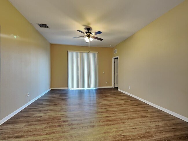 Building Photo - 3931 Stornoway Dr