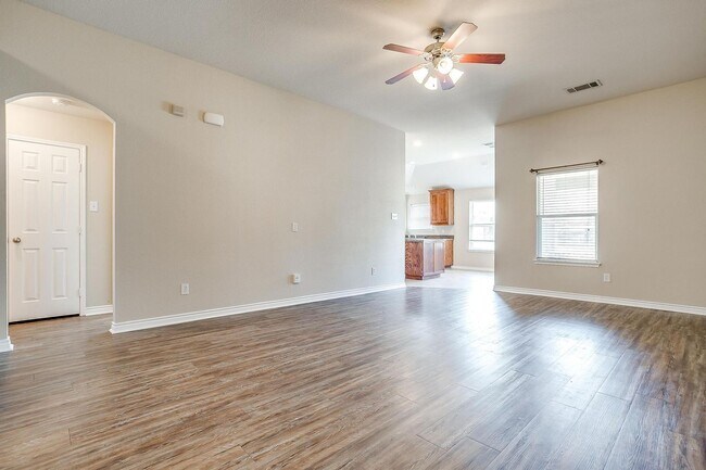 Foto del edificio - Perfectly located.  3 Bedroom, 2 Bath Home...