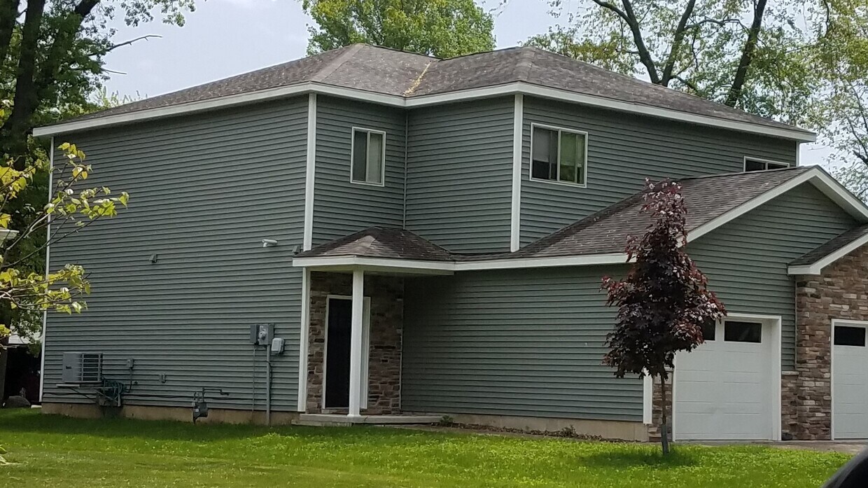 321 S 15TH STREET - 321 S 15th St