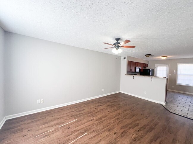 Foto del edificio - 2 Bedroom 1.5 Bath Townhome