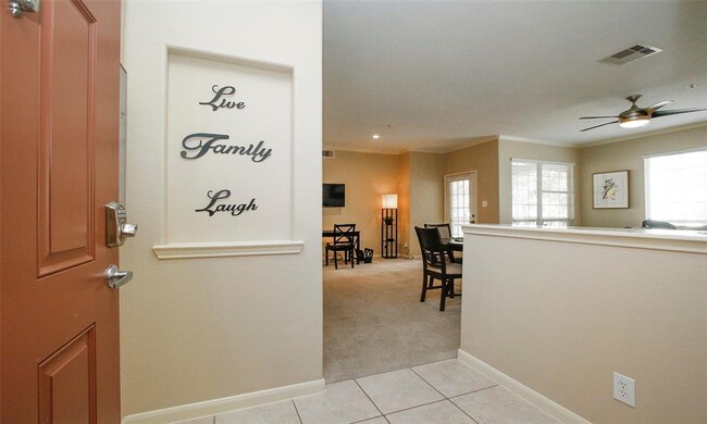 Foto del edificio - 6607 Lake Woodlands Dr