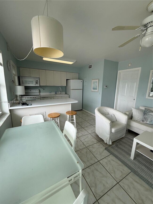 Foto del edificio - 2600 N Surf Rd