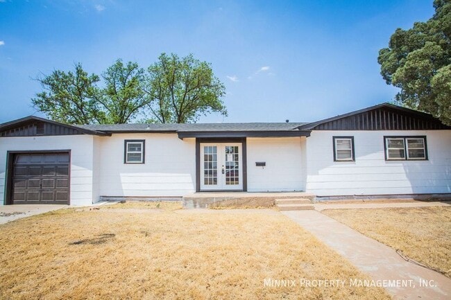 Building Photo - 502 2nd Pl