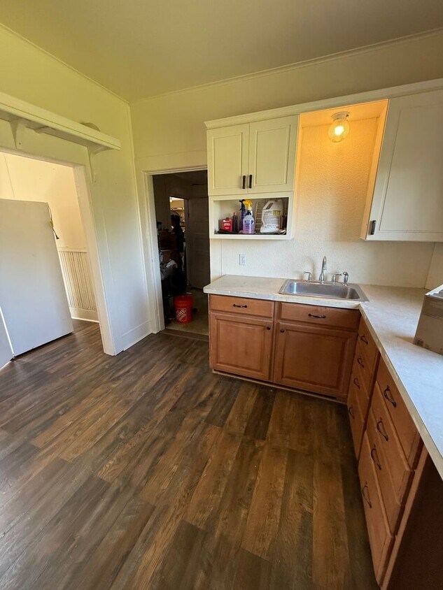 Primary Photo - 3bd 1 1/2 ba