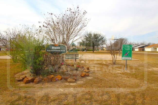 Building Photo - 2302 Hunt Dr