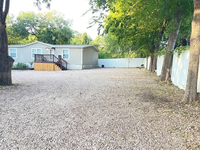 Foto del edificio - 1430 W Howard Ln