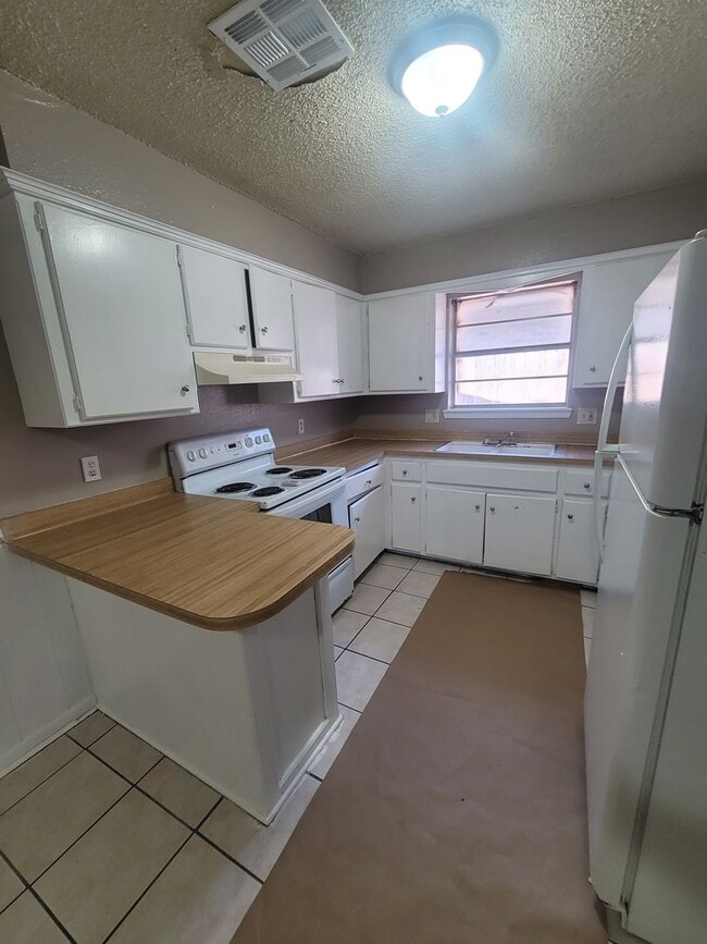 Foto del edificio - 4 Bedroom Rent to Own Home Available!