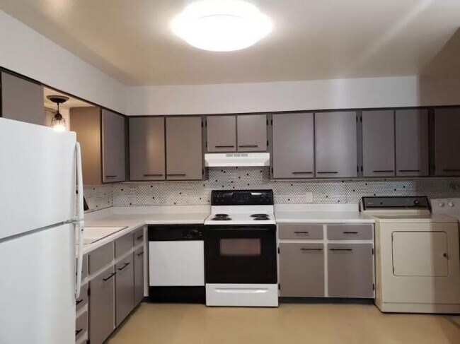 Building Photo - 2 bedroom in Fort Collins CO 80526