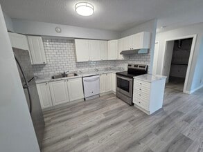 Building Photo - 70 Glasier Rd