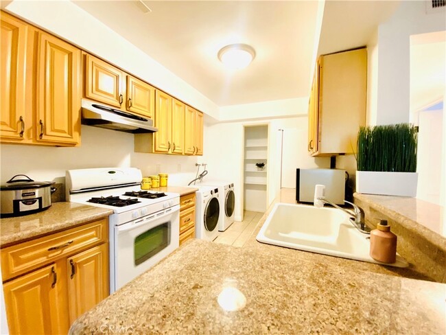 Kitchen (Stove Side) - 1425 W 12th St