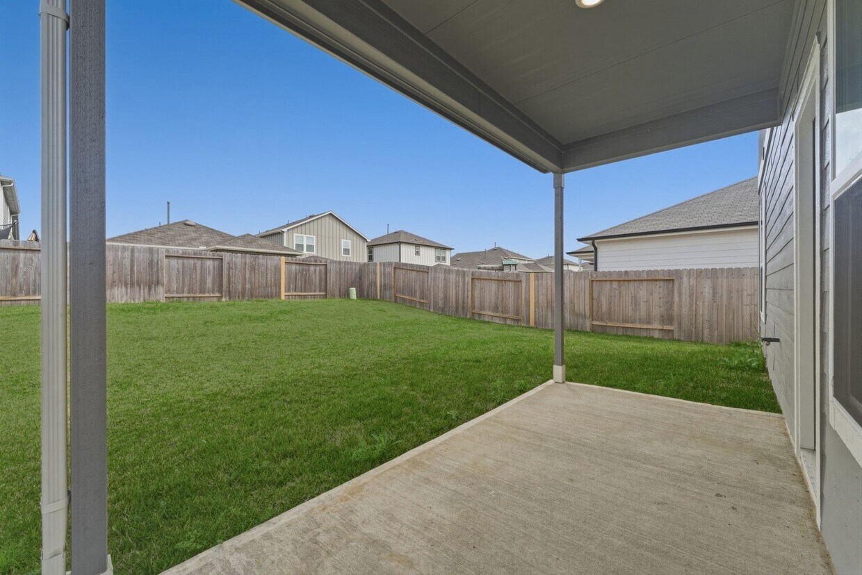 Building Photo - 26017 Hampshire Dr