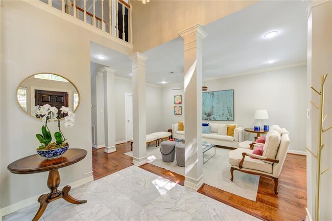 Foto del edificio - 1526 Forest Home Dr