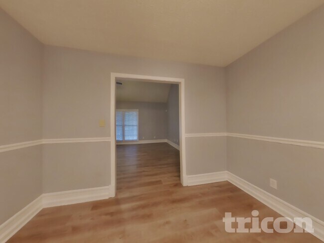 Foto del edificio - 411 Stewart Dr