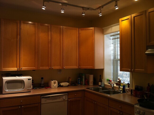 Foto del edificio - 1406 W Byron St