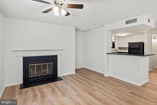 Foto del edificio - 15839 Easthaven Ct